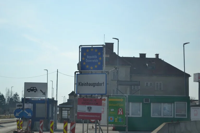 Ceļošana Eiropā: kad pietiek ar eID un kad vajag pasi