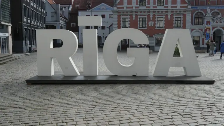 Dzejas dienas Rīgā: praktisks vakara plāns 2026. gadam