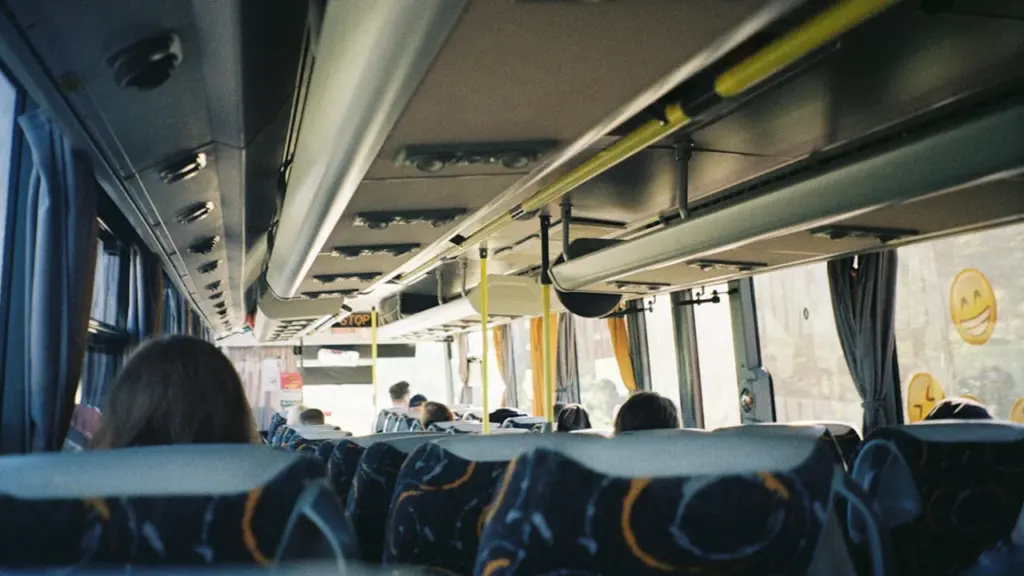 Rīgā 1. septembrī: skolēna biļetes un maršruta pārbaude