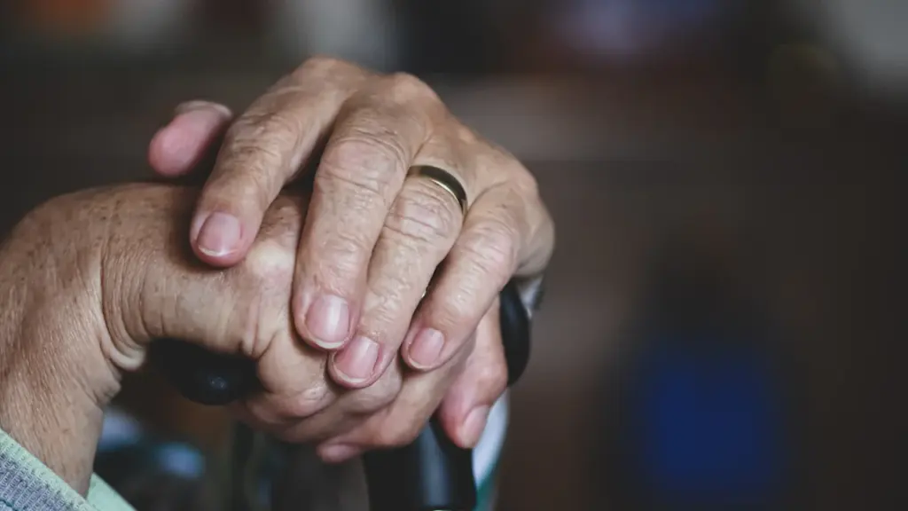 Senioru diena 1. oktobrī: kur sākt meklēt aprūpes palīdzību