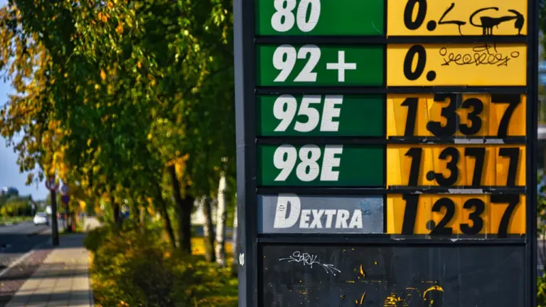 Degvielas izmaksas Latvijā: salīdziniet cenu un maršrutu